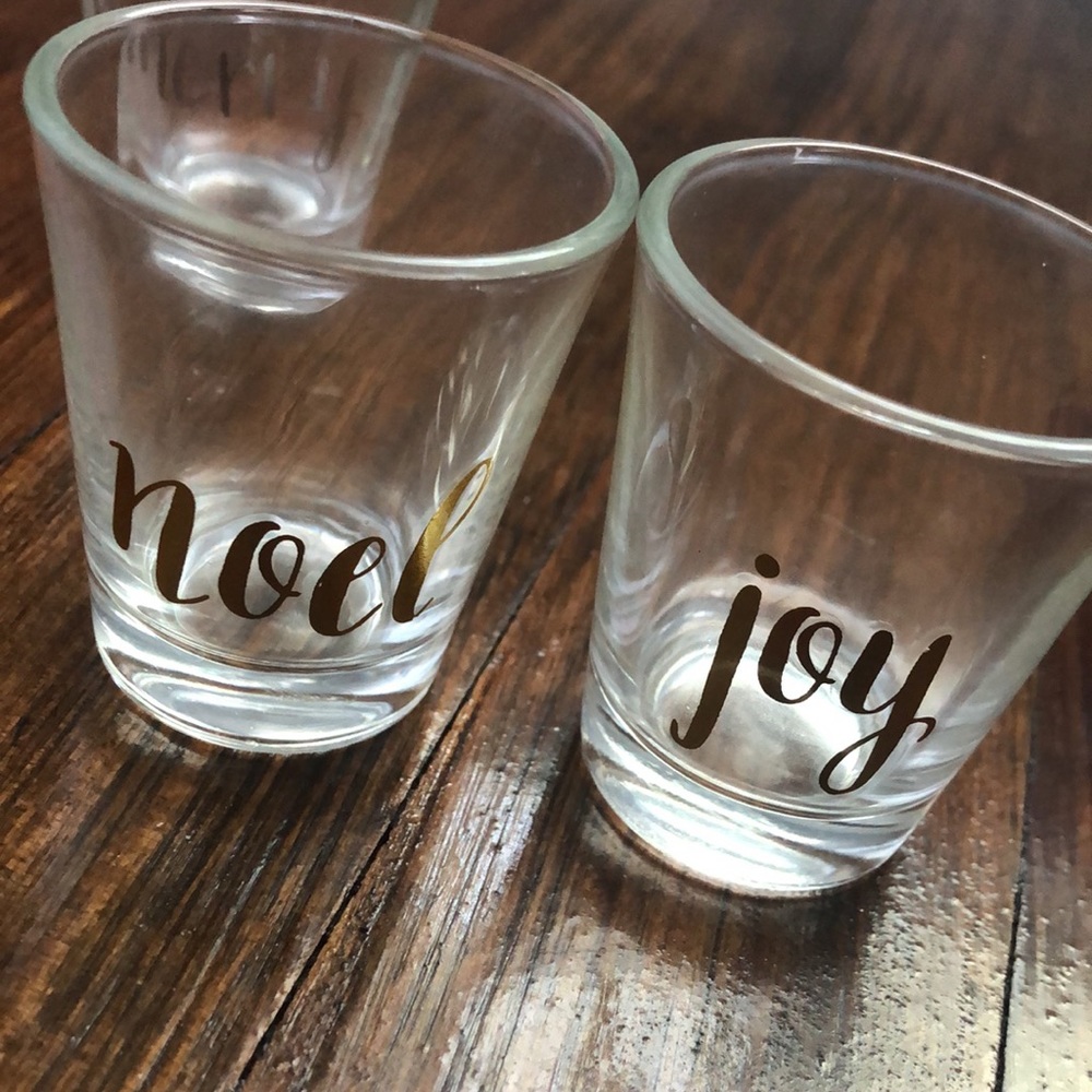 Holiday shot glass set